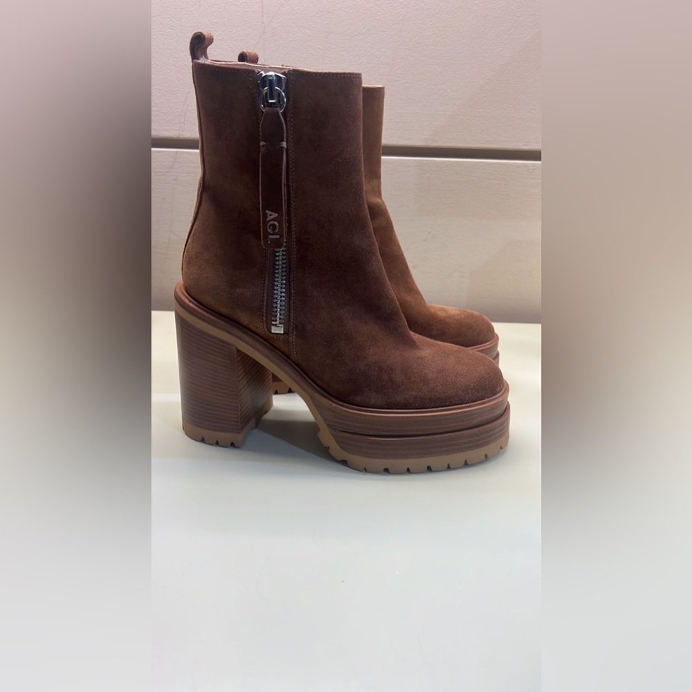 AGL MADE IN ITALY LEATHER SUEDE Brown Heeled Boots with Chunky Platform